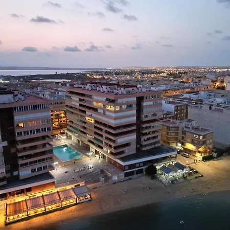 아파트 Golden Seaview Center